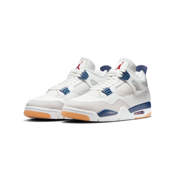 Nike SB x Air Jordan 4 - Navy - Image 3